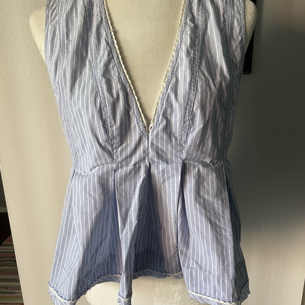 V neck peplum top